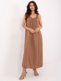 Abito oversize marrone con scollatura a V