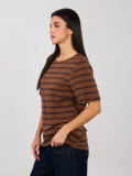 T-shirt marrone a righe in cotone con maniche corte