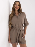 Salopette elegante marrone con maniche corte