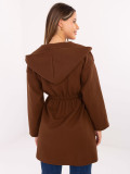 Cappotto marrone da mezza stagione con cappuccio e cintura