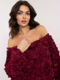 Elegante blusa bordeaux con spalle scoperte