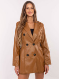 Blazer camel elegante con fodera e chiusura doppiopetto