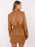 Blazer camel elegante con fodera e chiusura doppiopetto
