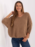 Maglione camel elegante con maniche 3/4