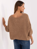 Maglione camel elegante con maniche 3/4