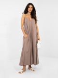 Abito maxi beige con scollo a V e tasche
