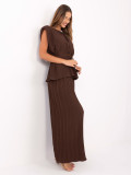 Completo elegante in marrone scuro