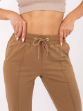 Pantaloni sportivi eleganti in colore camel