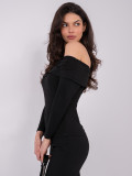 Crna bluza s otkrivenim ramenima i 3/4 rukavima