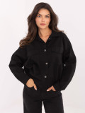 Camicia nera in cotone con tasche e colletto