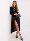 Crna midi haljina A-kroja s remenom i brošem