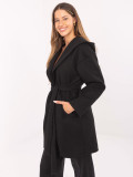 Cappotto nero da mezza stagione con cappuccio e cintura