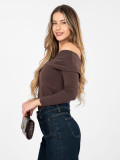 Blusa marrone con spalle scoperte e maniche 3/4