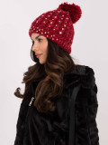 Cappello rosso elegante con applicazione