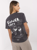 T-shirt grigia elegante con maniche corte