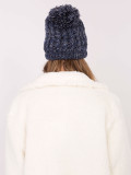 Cappello blu elegante con applicazione