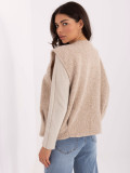 Gilet beige in maglia con tasche