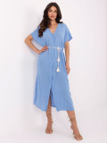 Abito oversize blu con cintura e tasche