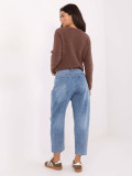 Jeans carrot blu a vita alta con cintura