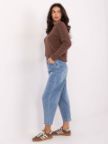 Jeans carrot blu a vita alta con cintura