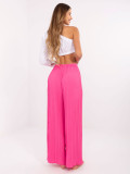 Pantaloni rosa fluorescente alla moda