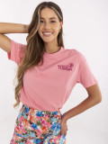 T-shirt rosa con stampa
