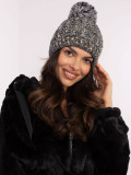 Cappello grigio elegante con applicazione