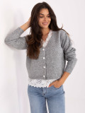 Elegante maglione grigio con maniche lunghe