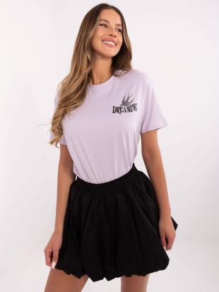 T-shirt viola stilosa con stampa