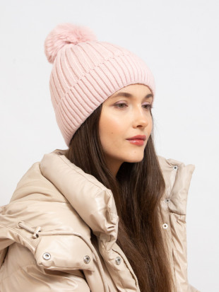 Cappello invernale rosa chiaro con pompon