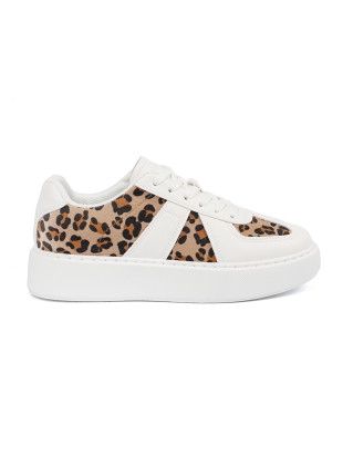 Bijeli sneakers s detaljima od leoparda