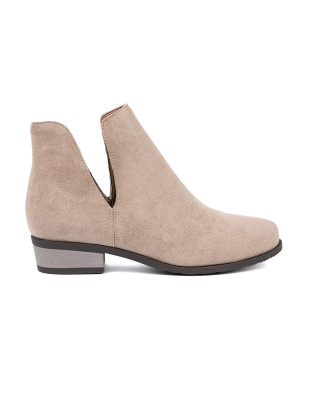 Stivaletti beige con ritagli