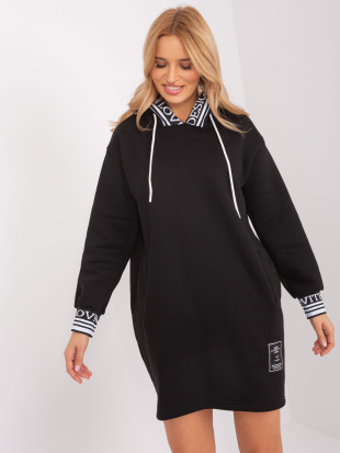 Abito sportivo nero con tasche