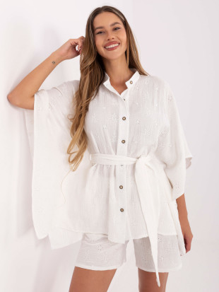 Completo bianco con maniche 3/4 e pantaloni corti
