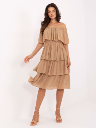 Elegante abito svasato in colore camel