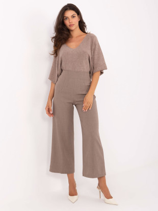 Elegantne bež hlače s visokim strukom