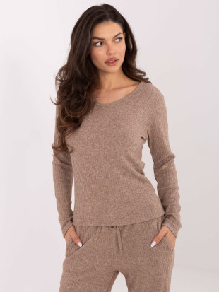 Maglione beige a costine con scollo a V