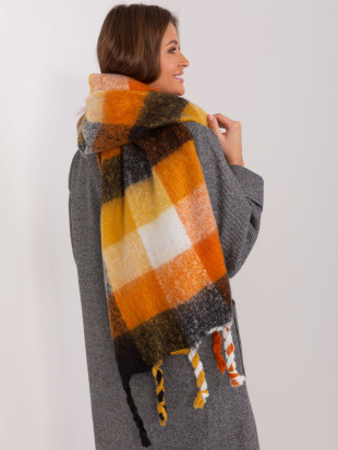 Sciarpa nera elegante con frange