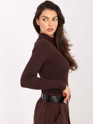 Maglione dolcevita marrone a costine