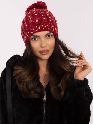 Cappello rosso elegante con applicazione