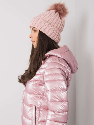 Cappello rosa chiaro imbottito con applicazioni