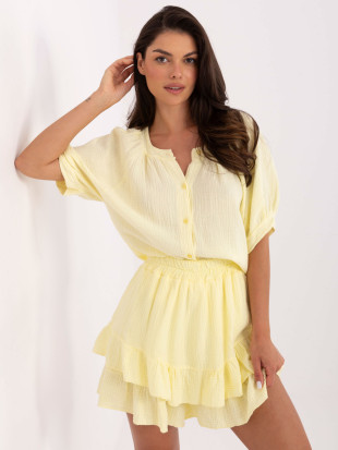 Completo elegante in giallo brillante