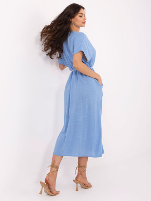 Abito oversize blu con cintura e tasche
