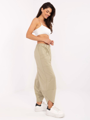 Pantaloni sportivi eleganti in verde oliva