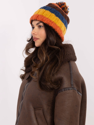 Cappello invernale a righe con pompon