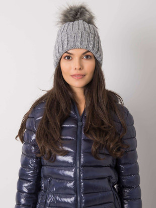 Cappello grigio imbottito con applicazioni